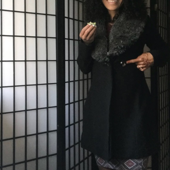 Classy PeaCoat - Picture 1 of 4